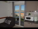 Apartamenty Mara - 70m from the sea A2(4+1), A3(4+1), A4(2+1), A1(2+1) Okrug Gornji - Wyspa Ciovo  - Apartament - A3(4+1): pokój dzienny