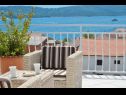 Apartamenty Bozo - amazing terrace and sea view: A1(4) Okrug Gornji - Wyspa Ciovo  - widok na morze (dom i otoczenie)