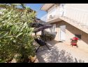 Apartamenty Ivica - garden terrace A1(2), A2(2+2) Slatine - Wyspa Ciovo  - Apartament - A2(2+2): tarasa