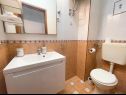 Apartamenty Ani - 10 M from the sea SA1 zeleni(2+1), SA2 žuti(2+1) Jadranovo - Riwiera Crikvenica  - Studio apartament - SA2 žuti(2+1): łazienka z WC