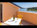 Apartamenty Dream - 20 m from sea: Gold(3) Medulin - Istria  - Apartament - Gold(3): tarasa