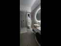 Apartamenty Ariana - central & comfy: A1(4) Porec - Istria  - Apartament - A1(4): łazienka z WC