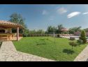 Dom wakacyjny Klo - with pool : H(8) Valtura - Istria  - Chorwacja  - trawnik