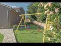 Dom wakacyjny Klo - with pool : H(8) Valtura - Istria  - Chorwacja  - H(8): plac zabaw dla dzieci