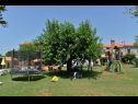 Pokoje Stanza Diniano - with pool: 1 - R1 Lavanda(2), 2 - R2 Mendula(2), 3 - R3 Ruzmarin(3) Vodnjan - Istria  - plac zabaw dla dzieci