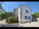 Apartamenty Insula Insule - rustic & peaceful: SA1(2+1), SA2(2+1) Skrbcici - Wyspa Krk  - parking (dom i otoczenie)
