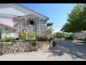 Apartamenty Insula Insule - rustic & peaceful: SA1(2+1), SA2(2+1) Skrbcici - Wyspa Krk  - dom