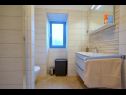 Apartamenty Insula Insule - rustic & peaceful: SA1(2+1), SA2(2+1) Skrbcici - Wyspa Krk  - Studio apartament - SA1(2+1): łazienka z WC
