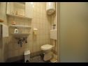 Apartamenty Pava SA1 (2), SA2 (2) Vrbnik - Wyspa Krk  - Studio apartament - SA2 (2): łazienka z WC