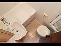 Apartamenty Miljko A1(6), SA2(2), A10(4+1), A11(2+2) Brela - Riwiera Makarska  - łazienka z WC
