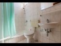 Apartamenty Ruze - 200 m from sea : A1(6+1), A2(8+1) Brela - Riwiera Makarska  - Apartament - A2(8+1): łazienka z WC