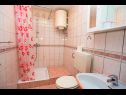 Apartamenty i pokoje Hope - 30m to the sea & seaview: R1(3), R3(3), A2(3), A4(4) Brela - Riwiera Makarska  - Apartament - A2(3): łazienka z WC
