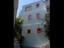 Apartamenty Durda1 - 50 m from beach: A1(2+2), B2(2+2), C3(2+1) Igrane - Riwiera Makarska  - dom
