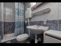 Apartamenty Vlatko - affordable & cosy: SA1(4), SA2(2+2), SA3(2+2) Krvavica - Riwiera Makarska  - Studio apartament - SA3(2+2): łazienka z WC