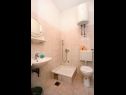 Apartamenty Sunny - quiet and relaxing A1(2+2), A2(2+1) Makarska - Riwiera Makarska  - Apartament - A2(2+1): łazienka z WC