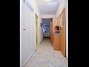Apartamenty Zrine - comfortable with a balcony: A1(2+2) Makarska - Riwiera Makarska  - Apartament - A1(2+2): korytarz
