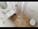 Apartamenty Ina - with terrace : A2(3), A3(4+1) Makarska - Riwiera Makarska  - Apartament - A3(4+1): łazienka z WC