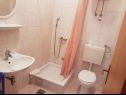 Apartamenty Mlad - 650 m from sea: A1(2+2), A2(2+1) Makarska - Riwiera Makarska  - Apartament - A2(2+1): łazienka z WC