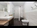 Apartamenty Dolo - in centre: A1(5), A2(5) Makarska - Riwiera Makarska  - Apartament - A1(5): łazienka z WC