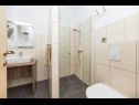 Apartamenty Dolo - in centre: A1(5), A2(5) Makarska - Riwiera Makarska  - Apartament - A2(5): łazienka z WC