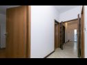 Apartamenty Marin - 20m to the beach: A1(5) Podgora - Riwiera Makarska  - Apartament - A1(5): korytarz