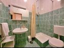 Apartamenty Ivo - with pool: A1(6+1) Tucepi - Riwiera Makarska  - Apartament - A1(6+1): łazienka z WC