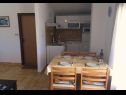 Apartamenty i pokoje Ognjen- family apartments with free parking A1(2+2), SA3(2), R1(2), A5 (4+2) Betina - Wyspa Murter  - Apartament - A1(2+2): kuchnia z jadalnią