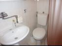 Apartamenty Drago - 50 m from sea: A2(2+2) Betina - Wyspa Murter  - Apartament - A2(2+2): łazienka z WC