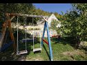 Dom wakacyjny Mario - with pool: H(6+2) Gata - Riwiera Omis  - Chorwacja  - plac zabaw dla dzieci