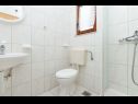 Apartamenty Neva - 50m from the sea A1(2+1), A2(2+1), SA3(3) Sumpetar - Riwiera Omis  - Apartament - A2(2+1): łazienka z WC