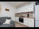 Apartamenty Mil - 30 m from beach: A1(2+2), SA2 novi(0+4), SA3(0+3) Ribarica - Riwiera Senj  - Apartament - A1(2+2): kuchnia z jadalnią