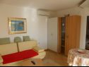 Apartamenty Zlato - with pool : SA1 Murva (2), A3 Lovor (4), A4 Mendula (2+1), SA5 Maslina (2) Senj - Riwiera Senj  - Apartament - A4 Mendula (2+1): pokój dzienny