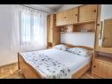 Apartamenty Branka - 30 m from beach: A1 zeleni(4+1), A2 žuti(4+1) Zatoka Kanica (Rogoznica) - Riwiera Sibenik  - Chorwacja  - Apartament - A2 žuti(4+1): sypialnia