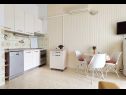 Apartamenty Ziva - by the beach; A1(6), A2(4), A3 (2+1) Zatoka Lozica (Rogoznica) - Riwiera Sibenik  - Chorwacja  - Apartament - A3 (2+1): kuchnia z jadalnią