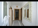 Apartamenty Ivica - parking: A1(4+2), A2(4+1) Kastel Gomilica - Riwiera Split  - Apartament - A1(4+2): korytarz
