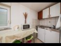 Apartamenty Milica - parking and garden: A1(6), SA2 gornji(2), SA3 donji(2), A4(2+1) Kastel Luksic - Riwiera Split  - Studio apartament - SA3 donji(2): kuchnia z jadalnią
