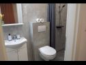 Apartamenty Ivo - free parking & BBQ: A1(6) Sinj - Riwiera Split  - Apartament - A1(6): łazienka z WC