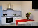 Apartamenty Anamarija - garden terrace : A1(4) Split - Riwiera Split  - Apartament - A1(4): kuchnia z jadalnią