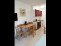 Apartamenty Dragi - adults only: SA1(2), A2(3), A3(3) Split - Riwiera Split  - Studio apartament - SA1(2): kuchnia z jadalnią