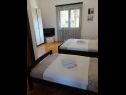 Apartamenty Anka- comfortable and affordable A2(3+2), A1(6) Marina - Riwiera Trogir  - Apartament - A2(3+2): sypialnia