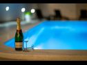 Apartamenty Lux 1 - heated pool: A1(4), A4(4) Marina - Riwiera Trogir  - basen