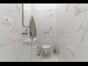 Apartamenty Lux 3 - heated pool: A5(4+2), A6(4+2) Marina - Riwiera Trogir  - Apartament - A6(4+2): łazienka z WC