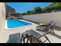 Apartamenty Lux 2 - heated pool: A2(4+2), A3(4+2) Marina - Riwiera Trogir  - basen
