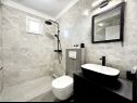 Apartamenty Mia - with pool: A1(4) Marina - Riwiera Trogir  - Apartament - A1(4): łazienka z WC