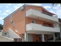 Apartamenty Ante - 80 m from sea: A1(4), A2(2+1) Seget Vranjica - Riwiera Trogir  - dom