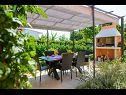 Dom wakacyjny Mirjana - beautiful garden with barbecue: H(4+1) Trogir - Riwiera Trogir  - Chorwacja  - rożen
