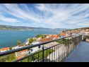 Apartamenty Petar - great location close to the sea: A1 Donji (4+2), A2 Gornji (4+2) Trogir - Riwiera Trogir  - Apartament - A2 Gornji (4+2): widok na morze