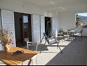 Apartamenty Deni - 30 m from sea: A2(4+1), A3(4+2) Vinisce - Riwiera Trogir  - Apartament - A2(4+1): tarasa