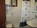 Apartamenty Deni - 30 m from sea: A2(4+1), A3(4+2) Vinisce - Riwiera Trogir  - Apartament - A3(4+2): łazienka z WC