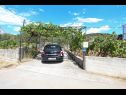 Dom wakacyjny Marcelo - with terrace : H(5+3) Vinisce - Riwiera Trogir  - Chorwacja  - parking